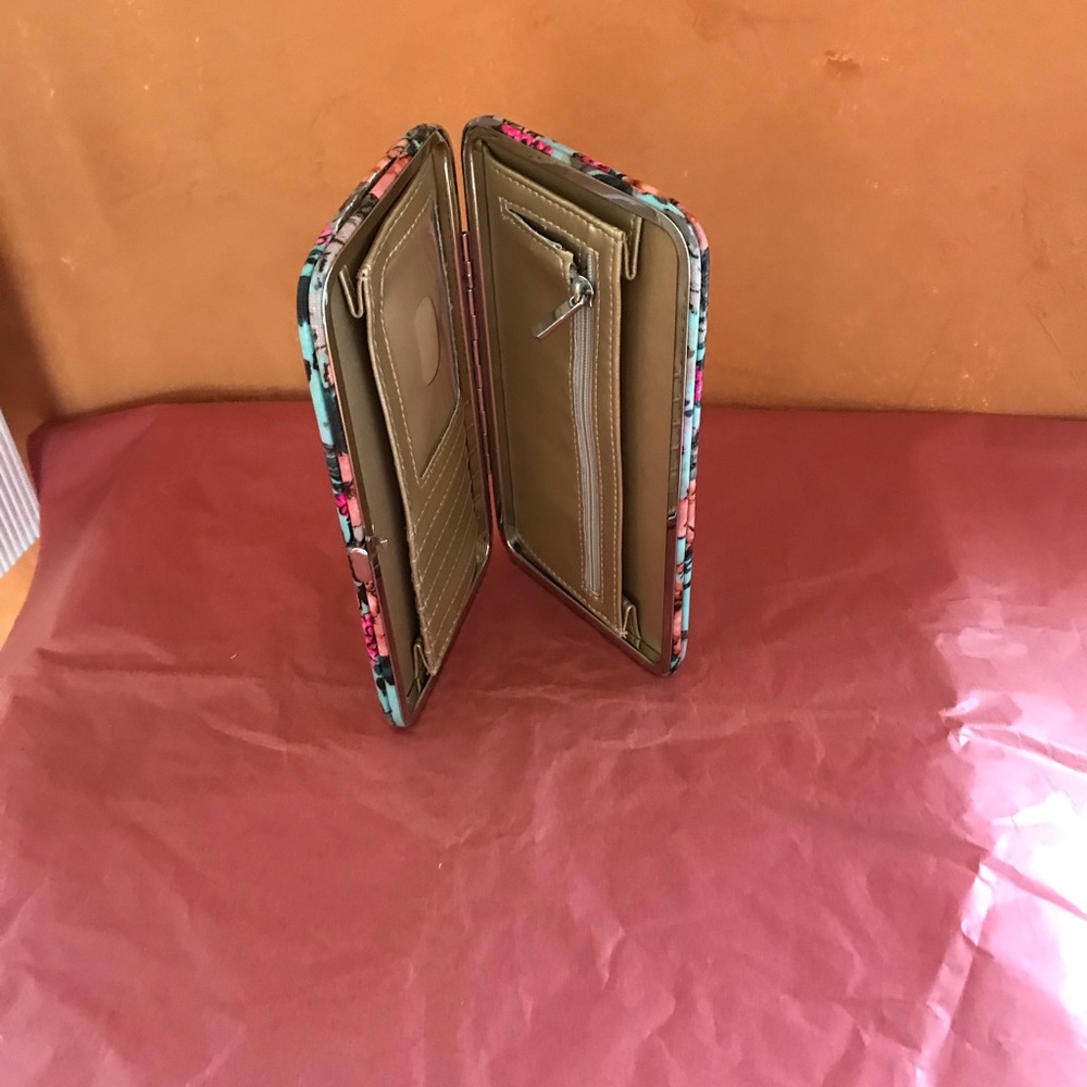 Wallet - Picture 3 of 4